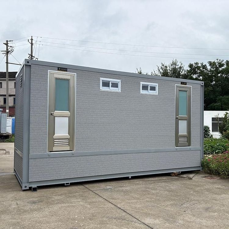 Modern Luxury Portable Toilets Outdoor Bathroom Mobile Toilet Restroom Trailer for Travel
