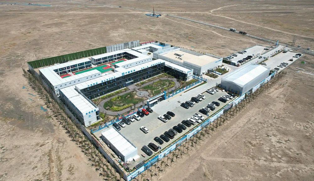 Duku Highway Office Building, Xinjiang 2