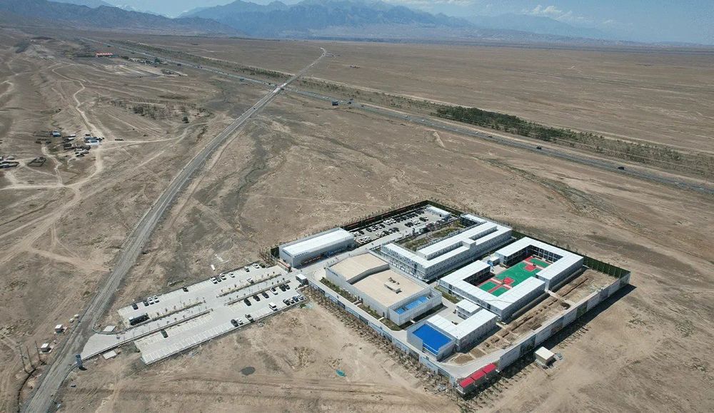Duku Highway Office Building, Xinjiang 3
