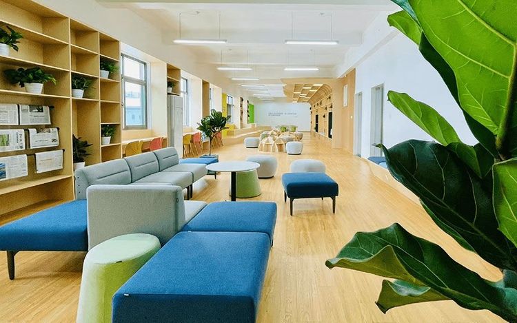 上海市向明初级中学附属崇明区江帆中学 2