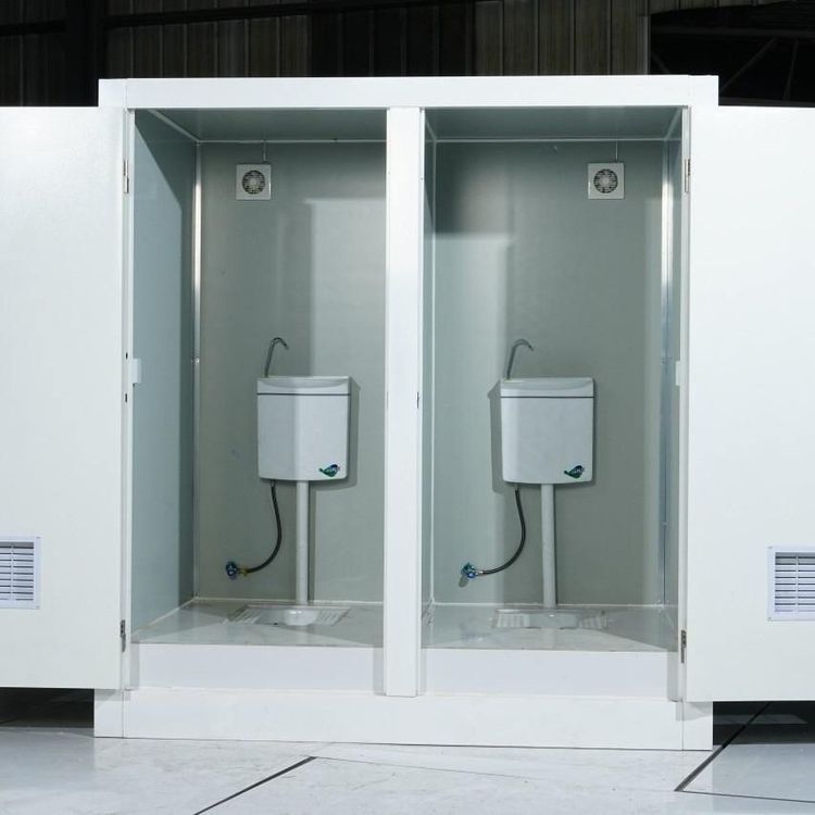 Chaozhou Single Mobile Toilet Installation