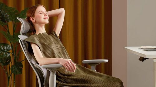 Office Workers Face Growing Neck Strain: Choosing the Right Furniture Matters